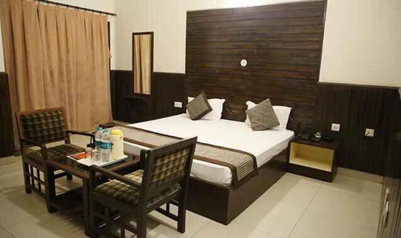 Fabhotel Corbett Inn Rudrapur Екстер'єр фото
